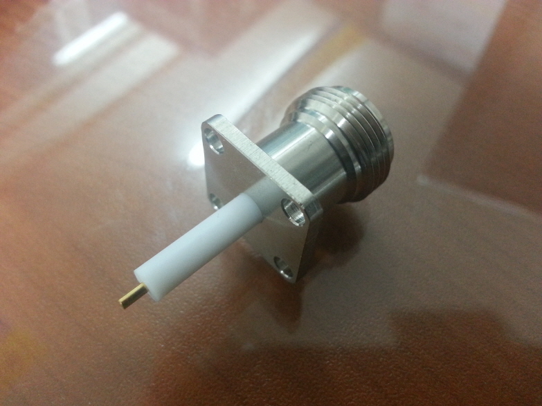 N Receptacle Jack for 4 Mounting Holes (Flange 17.5mm, Extruded Insulator Length 15.0mm, Extruded Contact Length 2.9mm) 