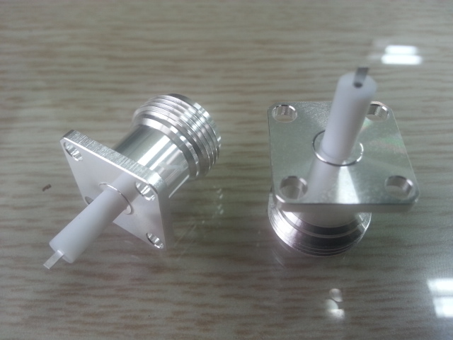N Receptacle Jack for 4 Mounting Holes with 4.1mm thickness TAP contact